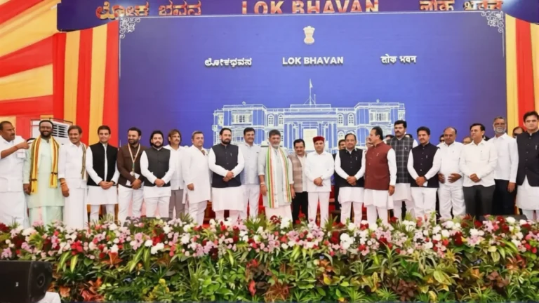 karnataka mantrimandalacha vistar ; 19 navya mantryancha shapathvidhi sampanna