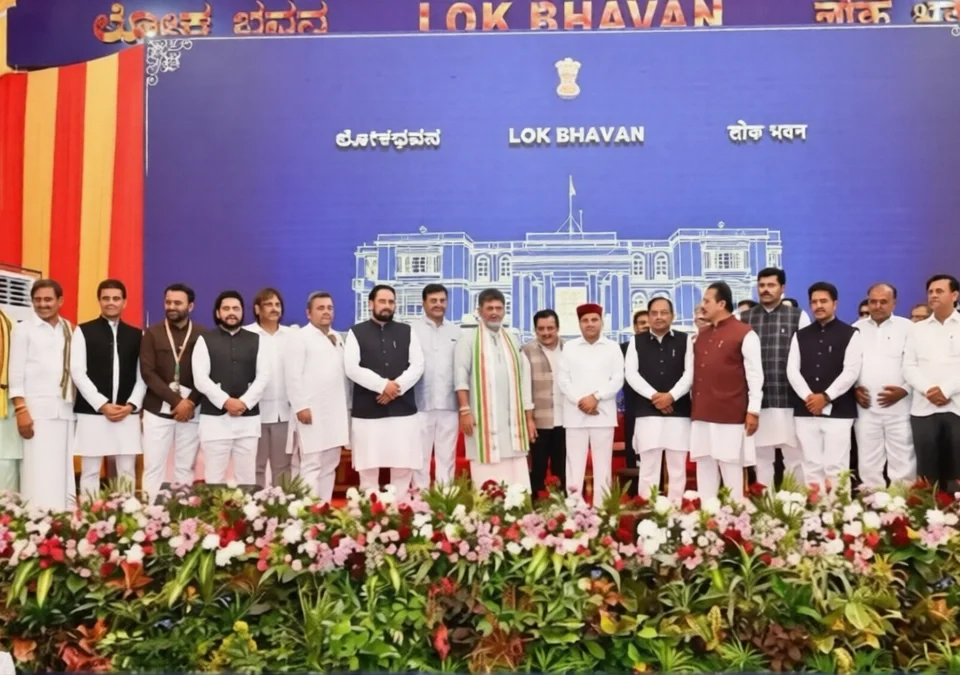karnataka mantrimandalacha vistar ; 19 navya mantryancha shapathvidhi sampanna