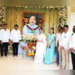 karnatakachya maji mantri lakshmi hebbalkar yanchyakadun divangat dr.d.y.patil yanchya kutumbiyanche santvan