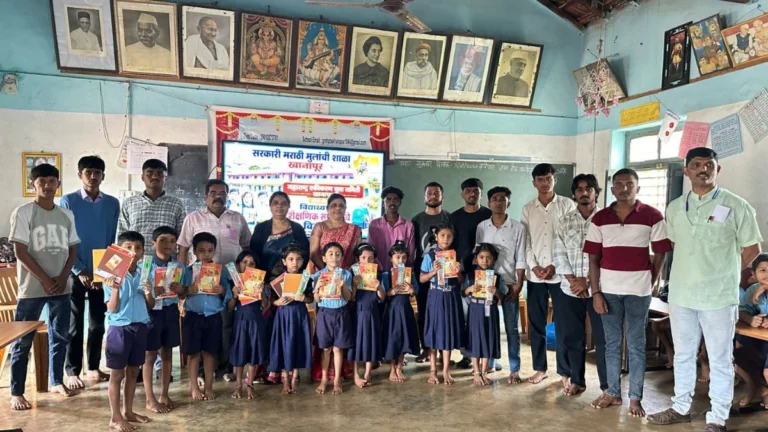 khanapur talukyatil halkarni shivajinagar va chirmurkar galli prathamik marathi shalanmadhe shaikshanik sahitya vitaran