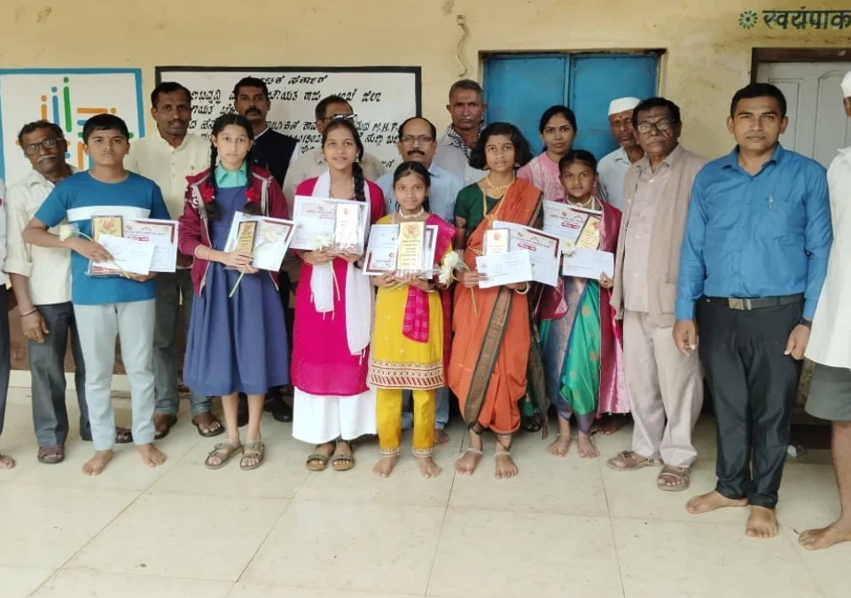 mahatma gandhi sansthechya katha kathan spardha utsahat sampanna
