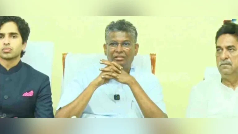 mahila mantripadasathi lakshmi hebbalkar, umashri aani gayatri yanchya navanchi charcha