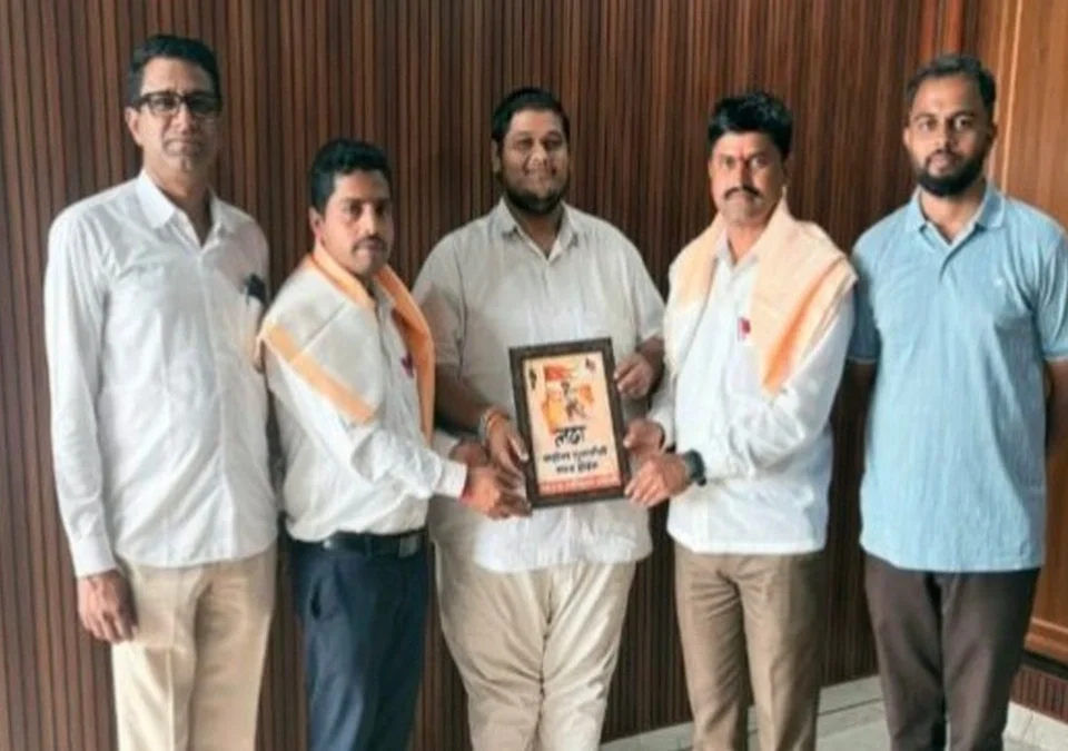 marathisathi ladhnarya yoddhyanchya yuva samiti simabhagatarfe sanman