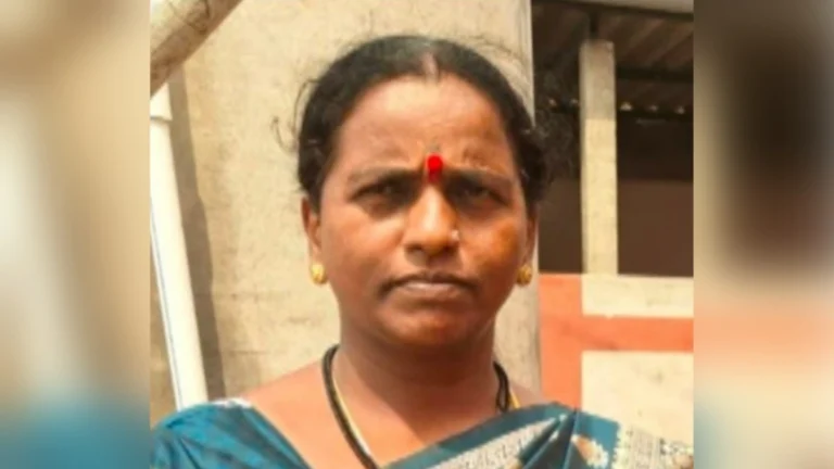 nagpanchamichya divashich sarpadanshane mahilesha durdaivi mrutyu