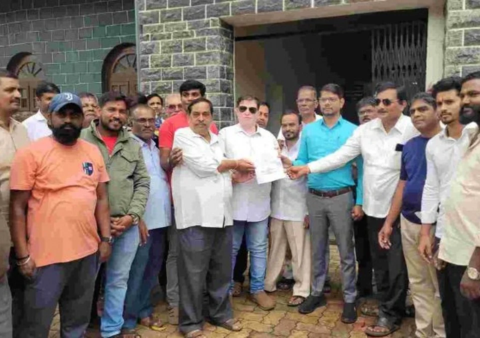 ration serverchya samasye ne dukandar, labharthi trast