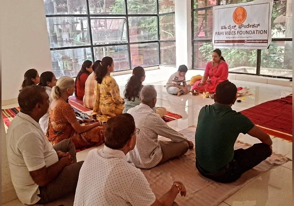 samuhik upachar va dhyan satratun shantetecha anubhav