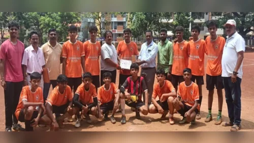belgaav shahar talukastariya football spardhet sant meera shalela vijetepad