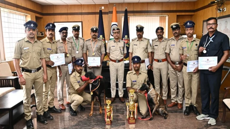 belgaav uttar vibhagiya kartavya baithakit shahar polisanchi damdar kamgiri