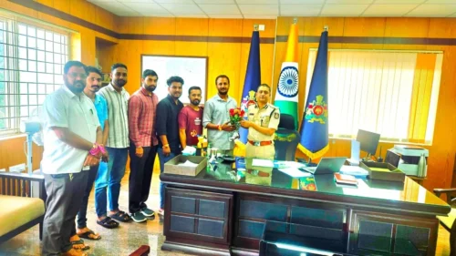 belgaavcha raja mandalachya padadhikaryanni ghetli police aayuktanchi bhet
