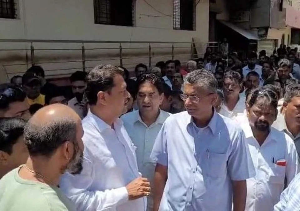 chavhat galli agnikandatil piditanna tatdichi madat denar