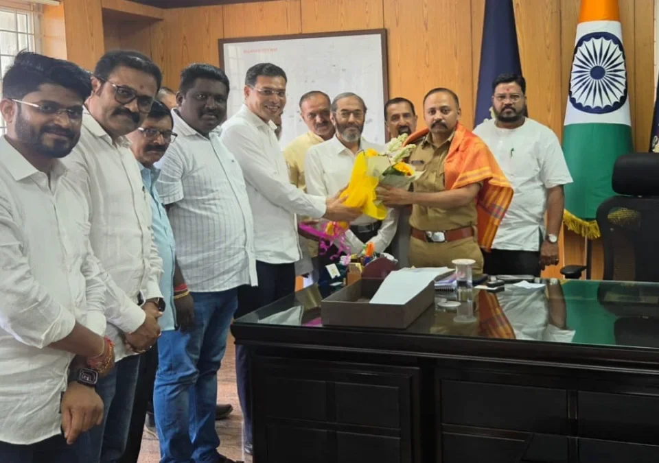 ganeshotsav shantatet par padnyasathi parishram ghenarya police prashasanache mahamandalakadun aabhar