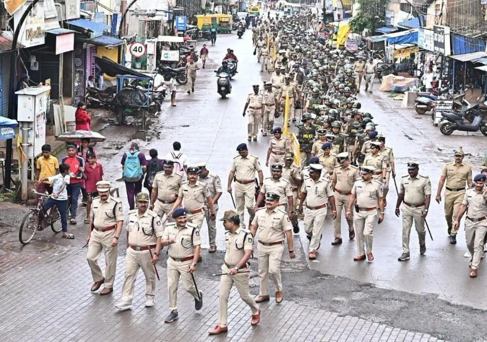ganeshotsavasathi belgaav jilhyat char hajar polisancha tagda bandobast
