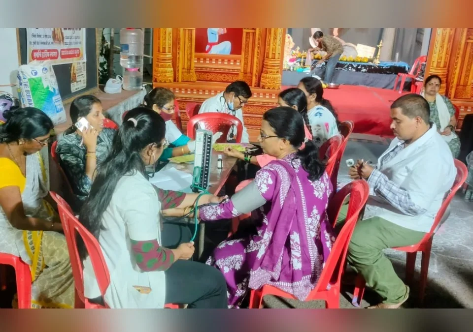 ganeshotsavat aadhar hospitalchya vatine aarogya seva abhiyan yashasvi