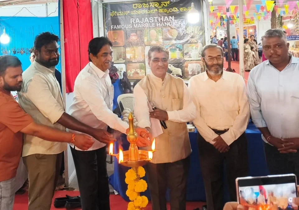 hastakala karagiranna protsahan denyasathi janatene pudhe yave ; amdar asif seth