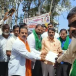 hescomchya aniyamit vijpuravathyavirodhat bhajapcha morcha