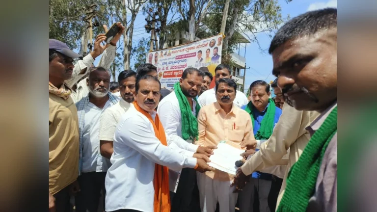 hescomchya aniyamit vijpuravathyavirodhat bhajapcha morcha