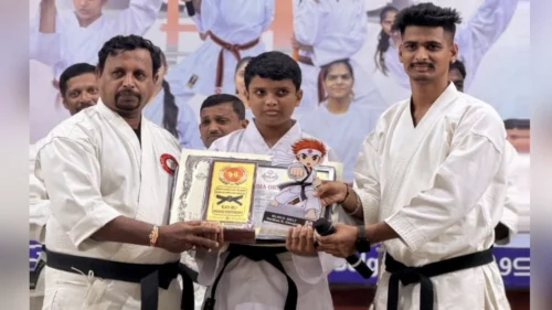 indian karate clubchya char vidyarthyanna black belt pradan