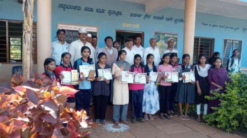 mahatma gandhi sansthetarfe nibandh lekhan spardha utsahat sampanna