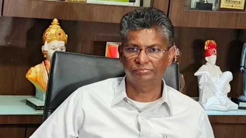 mantri satish jarkiholi yanchya nivasasthani edcha chhapa