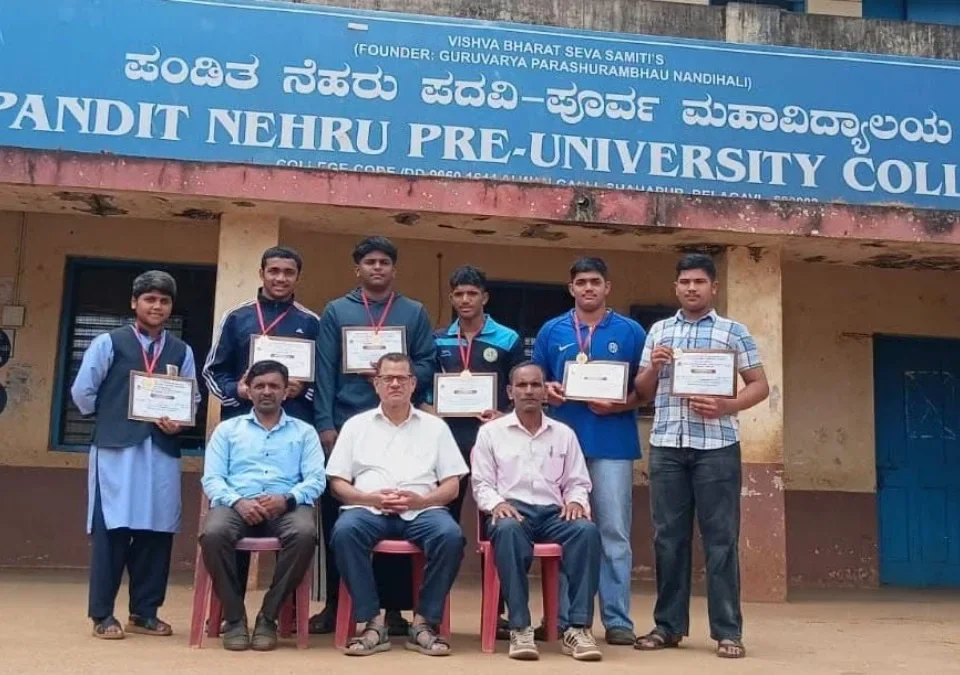 pandit nehru padvipurva mahavidyalayachya kushtipatunche jilhastariya spardhet ghavghavit yash