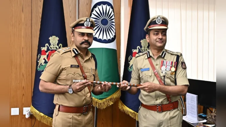 prakash nikam yanni sweekarla belgaav police aayuktpadacha padbhar
