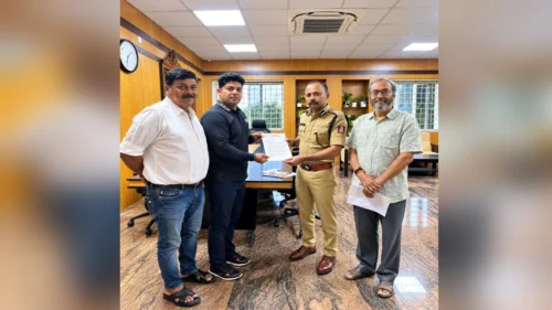 shahapurachya bal ganesh mandalatarfe police aayukt prakash nikam yanna ganeshotsavache nimantran