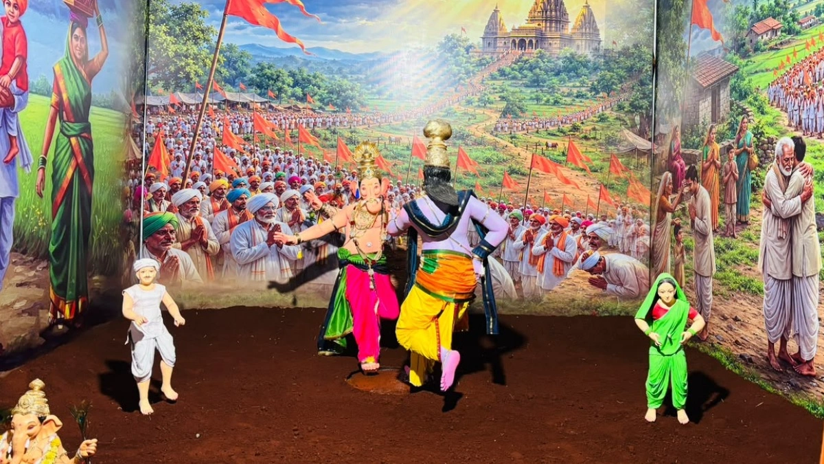 sulga (h.) brahmaling galli yethe wari sohalyacha bhaktimay halta dekhava