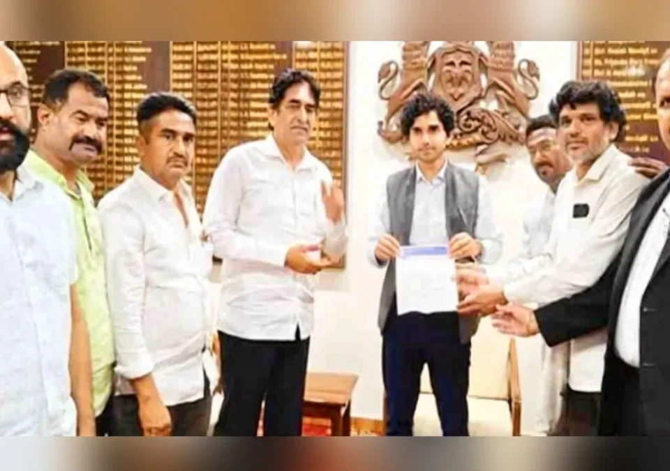 belgaav congress kadun novhembarmadhe bhavya cricket spardheche aayojan