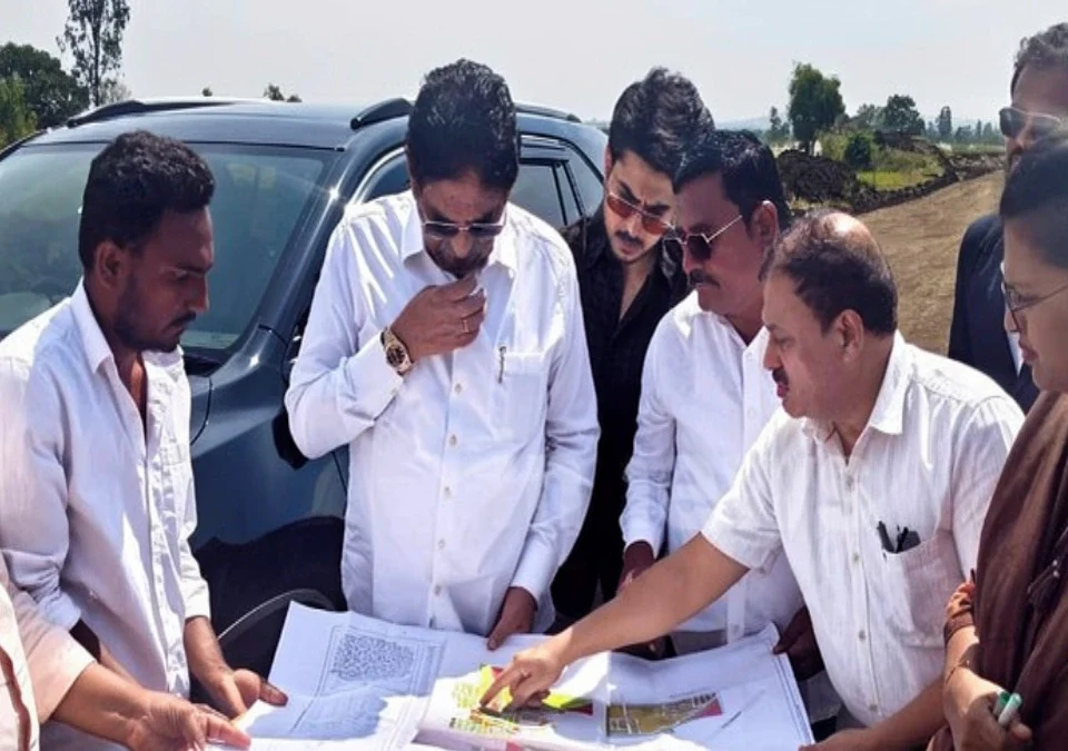 belgaavatil prastavit it parkchya jagechi buda adhyaksha asif seth yanchyakadun pahani