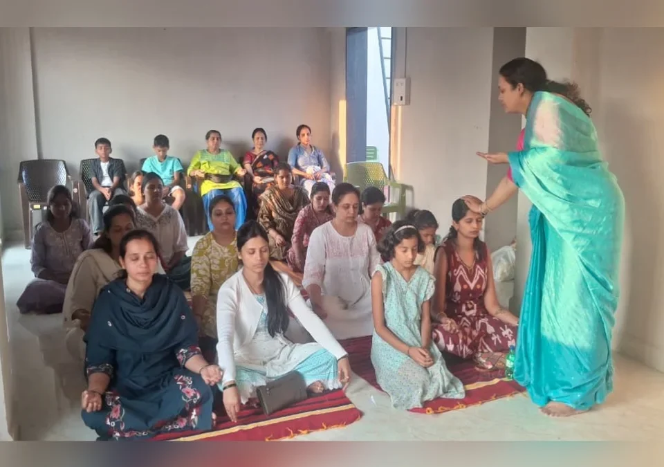 dasaryachya swagatasathi pahi vibes foundationtarfe mahilansathi dhyan va healing satra