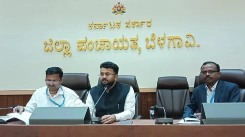 dushkalachya parshvabhumivar shetkaryankadun karjavasuli kartana manavtavadi drushtikon theva