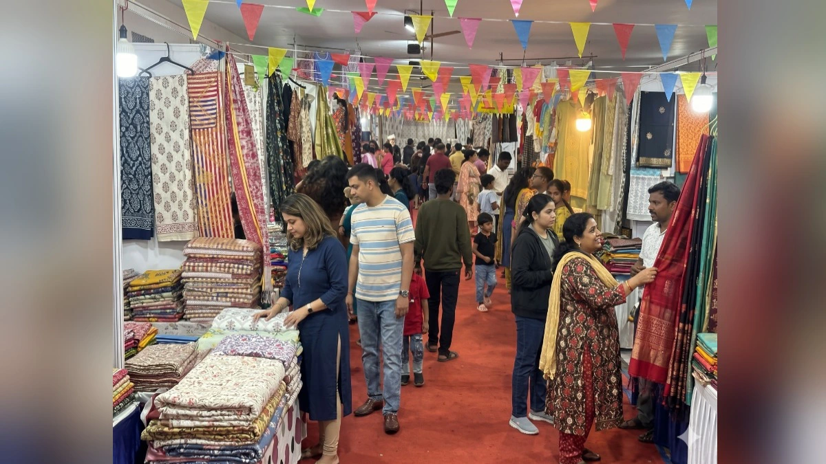 indian dastkar handloom and handicraft haat pradarshan diwaliparyant kharedisathi khule