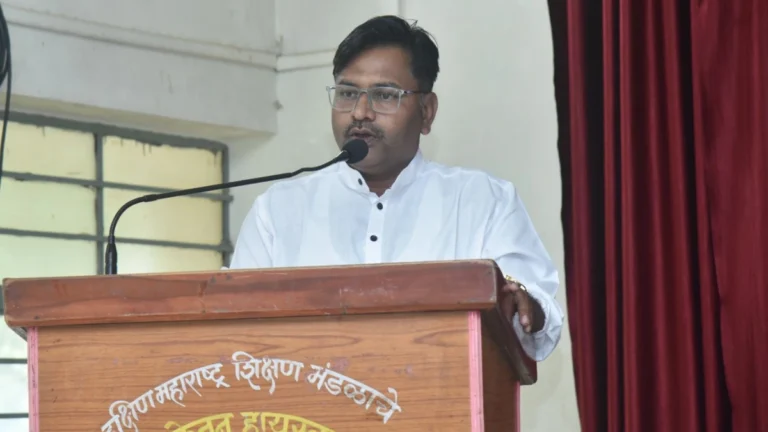 kala hi sanskruti ani bhashechyahi aadhi janmleli asun ti jagnyala disha dete - chandrakant babar