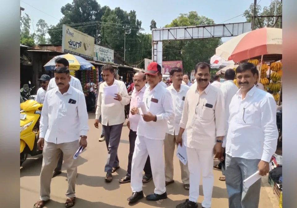 kalya dinachya parshvabhumivar khanapur samitikadun patrak vatap