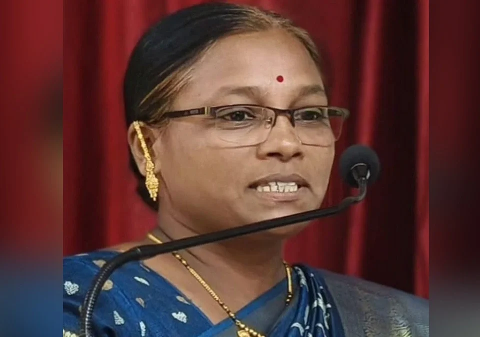 kavyitri seema kanbarkar yanchya aathavancha talashi karyakram aani kavi sammelanache shanivari ayojan
