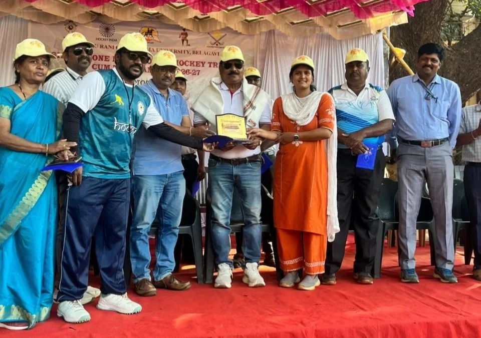 kittur rani channamma vidyapithachya antarmahavidyalayin hockey spardhela suruvat