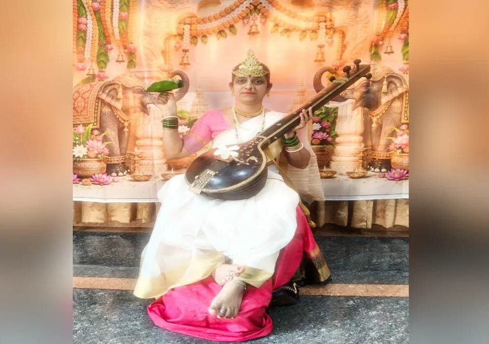 navratri vishesh ; janoon ghya navratritil nau rang ani tyanche mahatva (2)