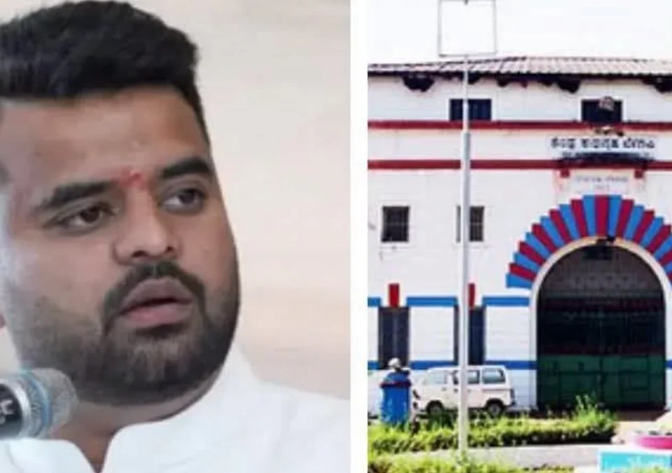 prajwal revanna yanchya hindalga karagruhatil sthalantarala tatpurti sthagiti