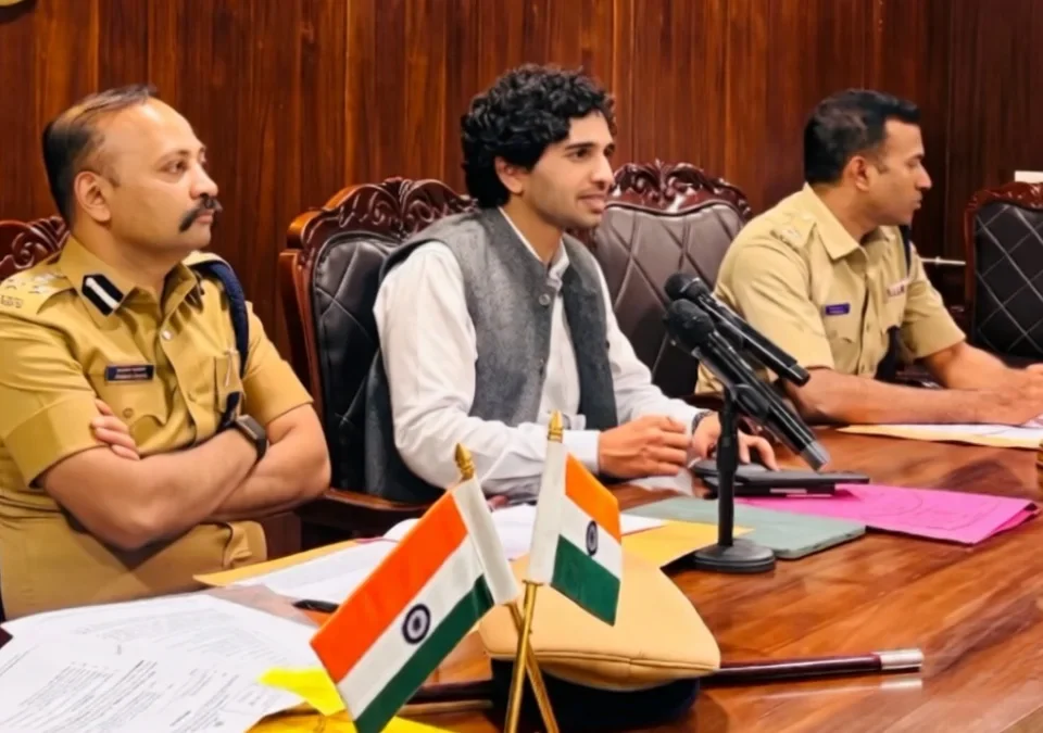pratyek gaavat sarvajanik dafanbhumisathi kiman don ekar jamin nishchit kara