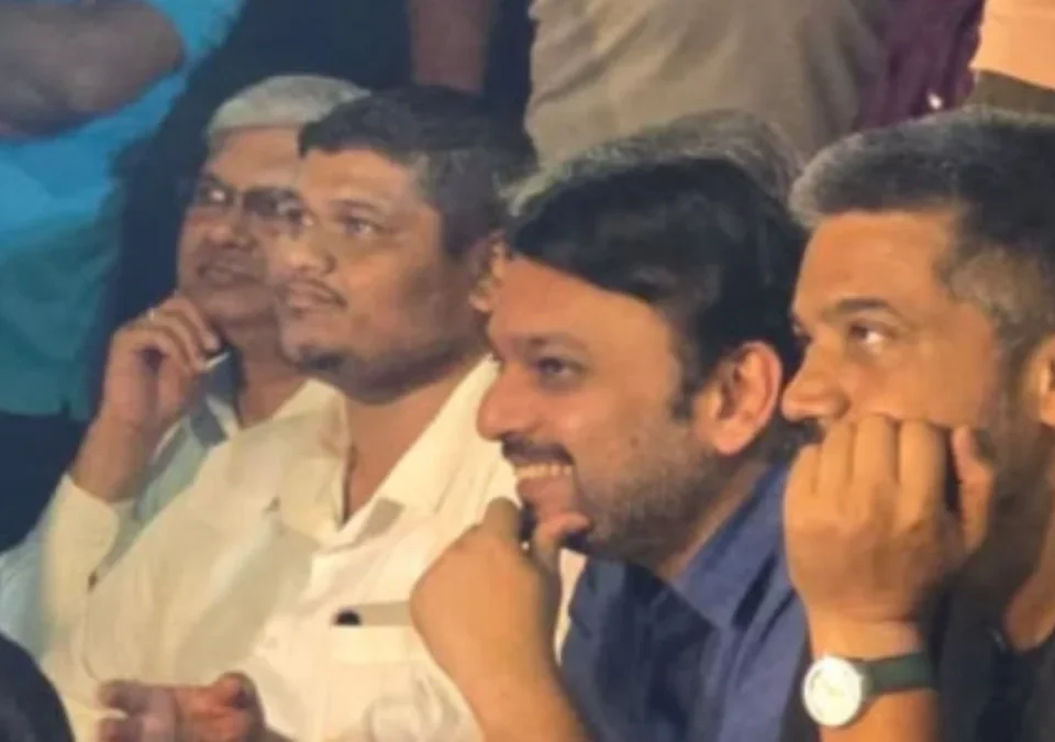 punyachya mpsc andolanat ghumla simaladhyacha jayghosh