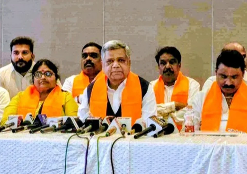 rajya sarkarchi tijori rikami zalyachi khasdar jagdish shetter yanchi tika