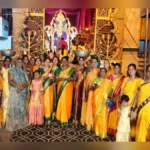stm chya aai bhavani devila shri renukadevi mahila mandalakadun manachi sadi-choli