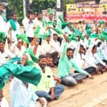 usala yogya dar milava yasathi belgaavat shetkari ani vakilanche andolan
