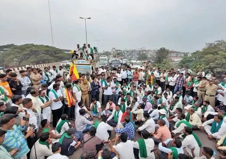 usdarasathi shetkaryanchi padayatra belgaavtun hubalikade ravana