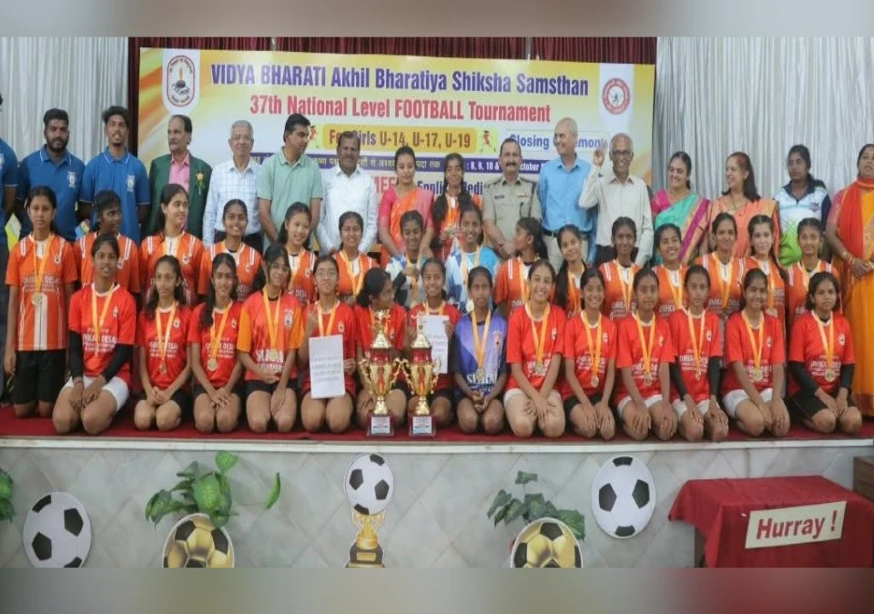 vidyabharati rashtriya mulinchya football spardhet dakshin madhya kshetrala duheri mukut